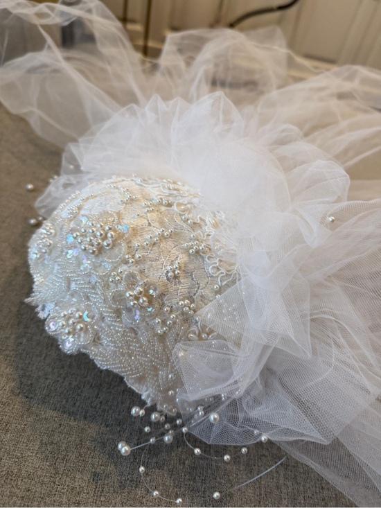 Vintage White Bridal Veil Hair Accessory main image 4
